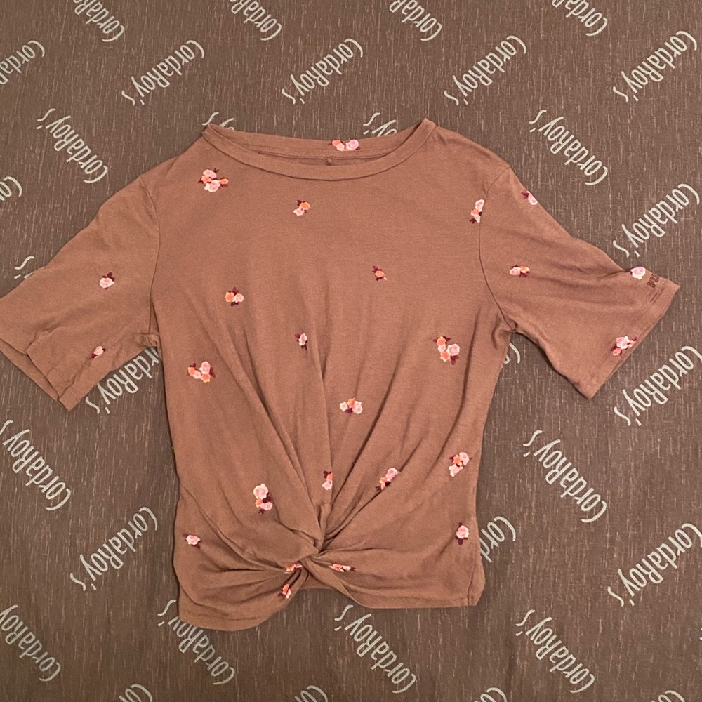 Rusty purple color T-shirt with flowers
